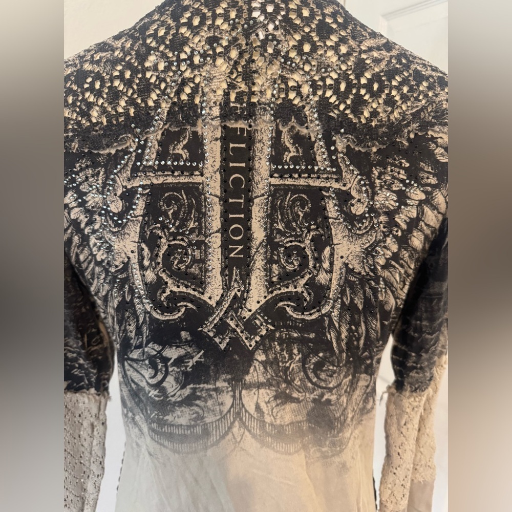 Affliction Govache Top Graphic Split Neck Bling Grunge Crochet Raw Edge Size Lrg - Picture 5 of 11